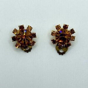 Vtg Austrian Crystal Brown Topaz Colour Crystal Clip on Flower Earrings .7”